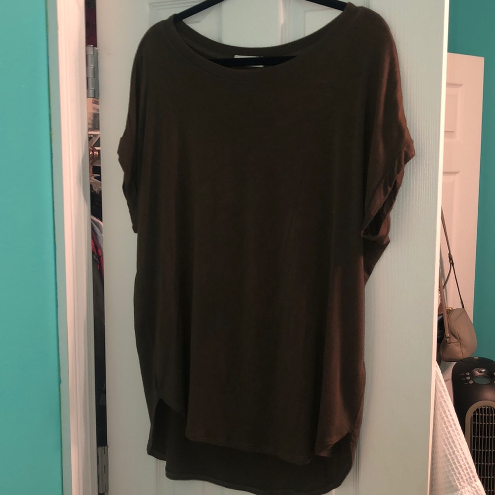 Short sleeve tee
